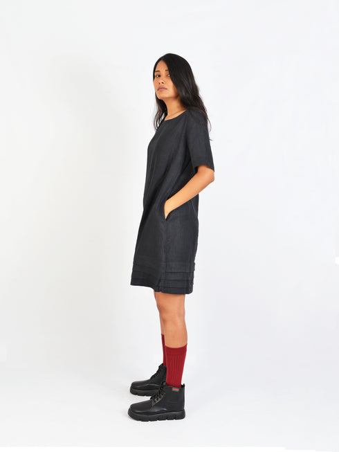 BLACK DRESS