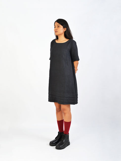 BLACK DRESS